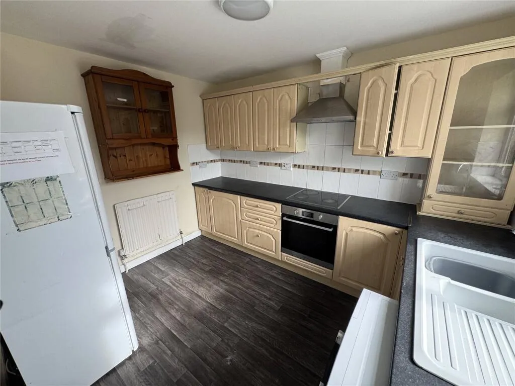 4 bed Semi-Detached