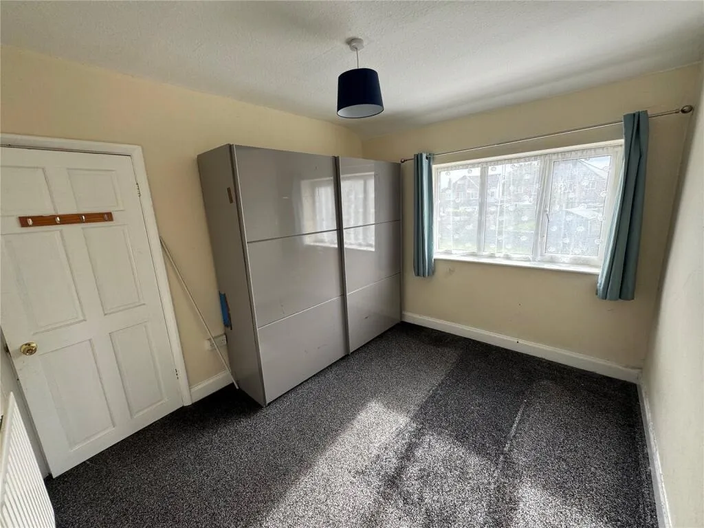 4 bed Semi-Detached