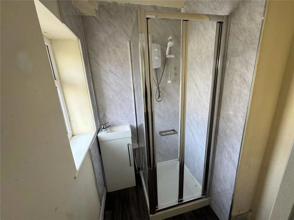 4 bed Semi-Detached