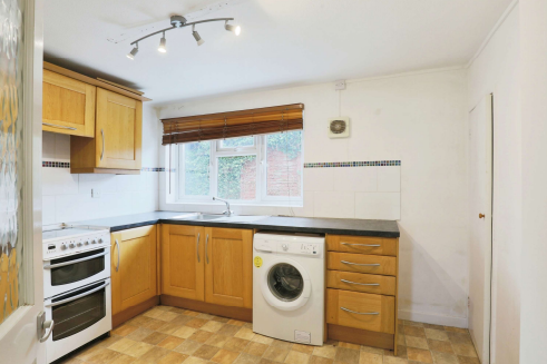1 bed Ground Flat