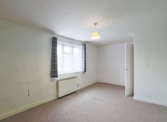 1 bed Ground Flat