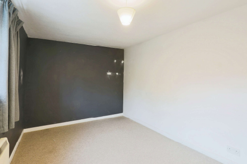 1 bed Ground Flat