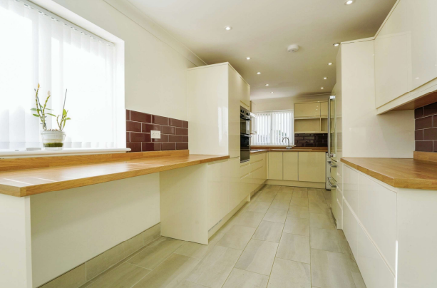 4 bed Bungalow