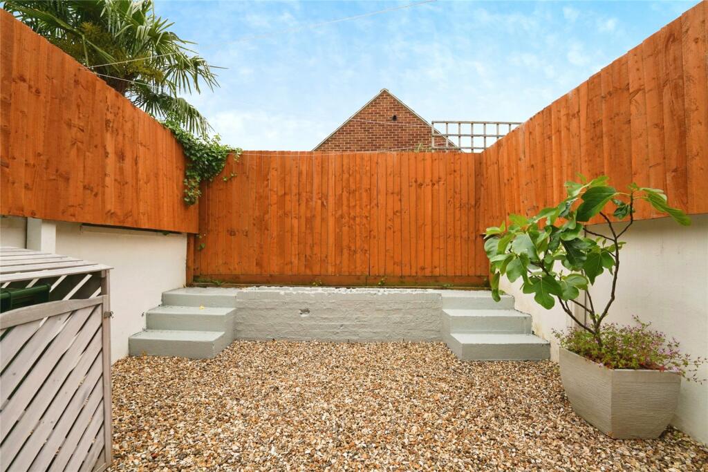 2 bed Terraced