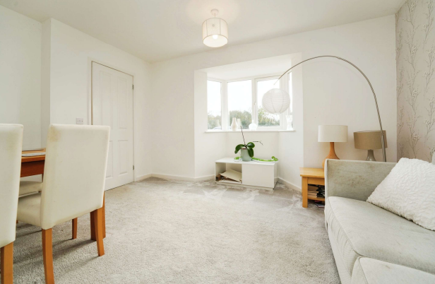 4 bed Detached