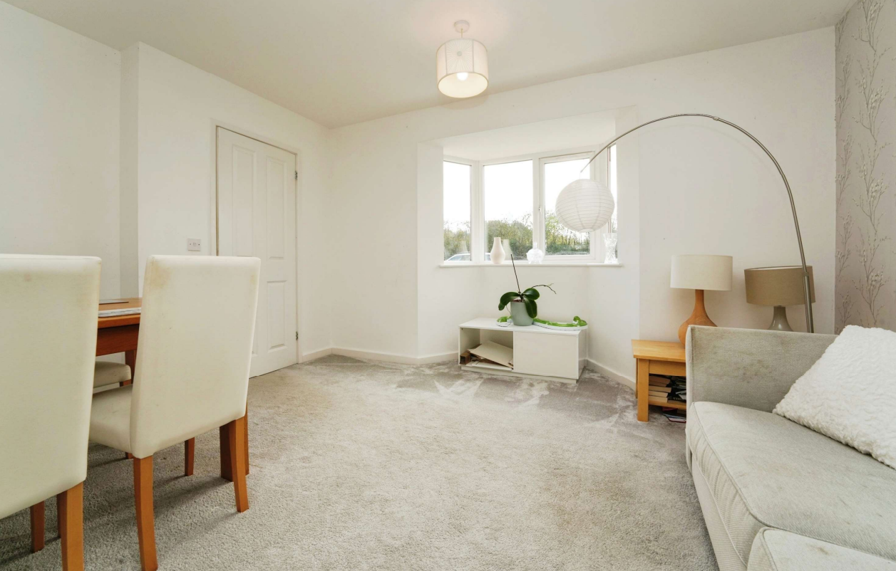 4 bed Detached