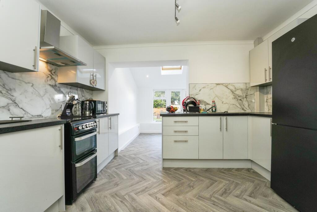 3 bed Semi-Detached