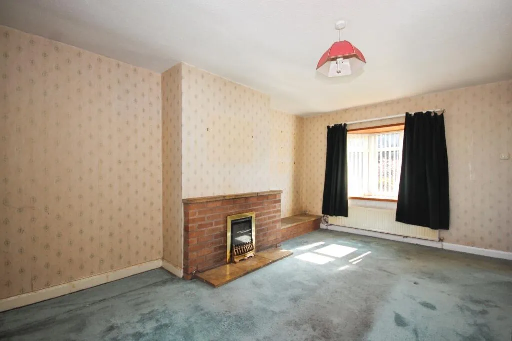 3 bed End of Terrace