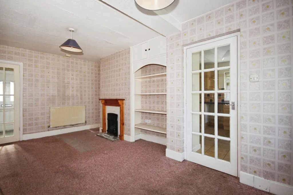 3 bed End of Terrace