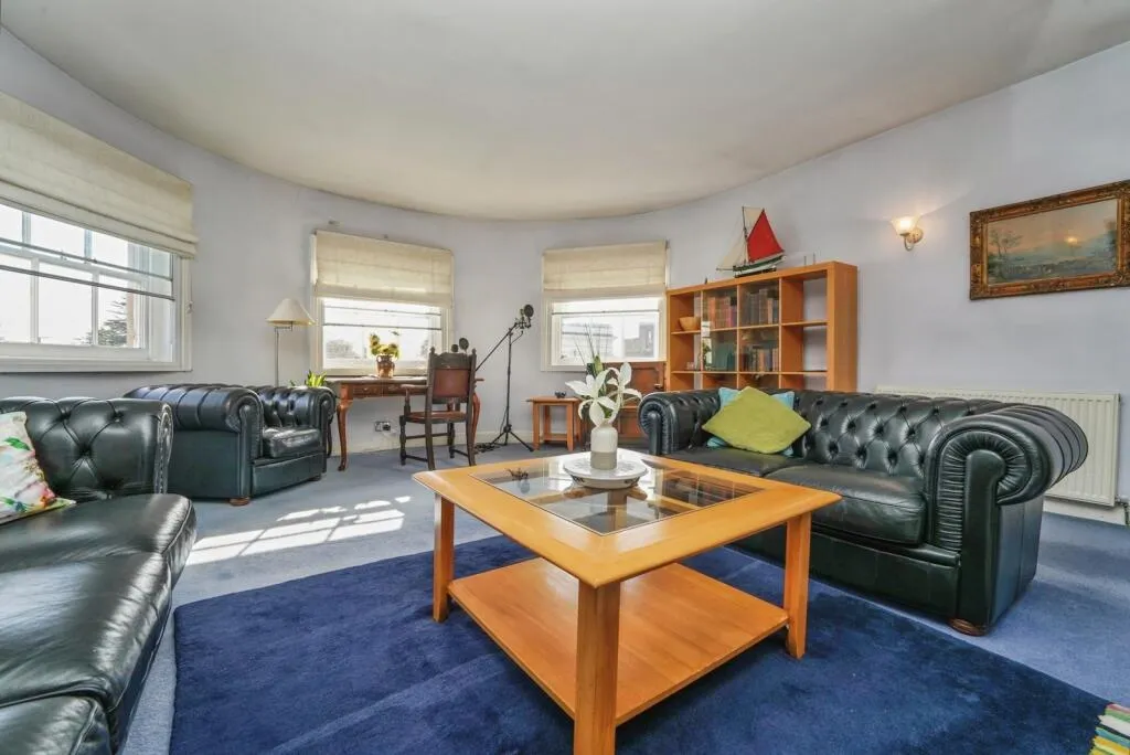 3 bed Penthouse