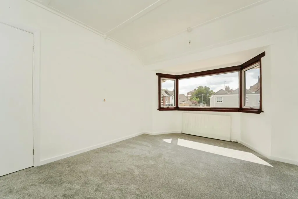 3 bed End of Terrace