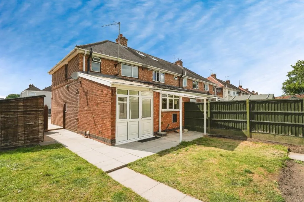 3 bed End of Terrace
