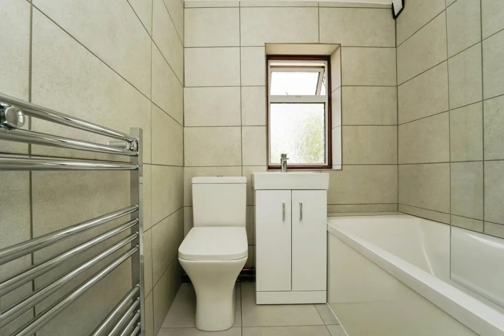 3 bed End of Terrace