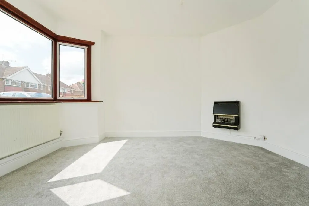 3 bed End of Terrace