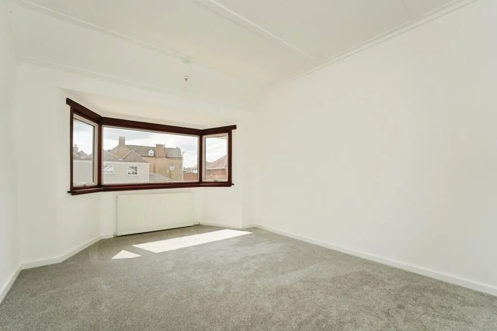 3 bed End of Terrace