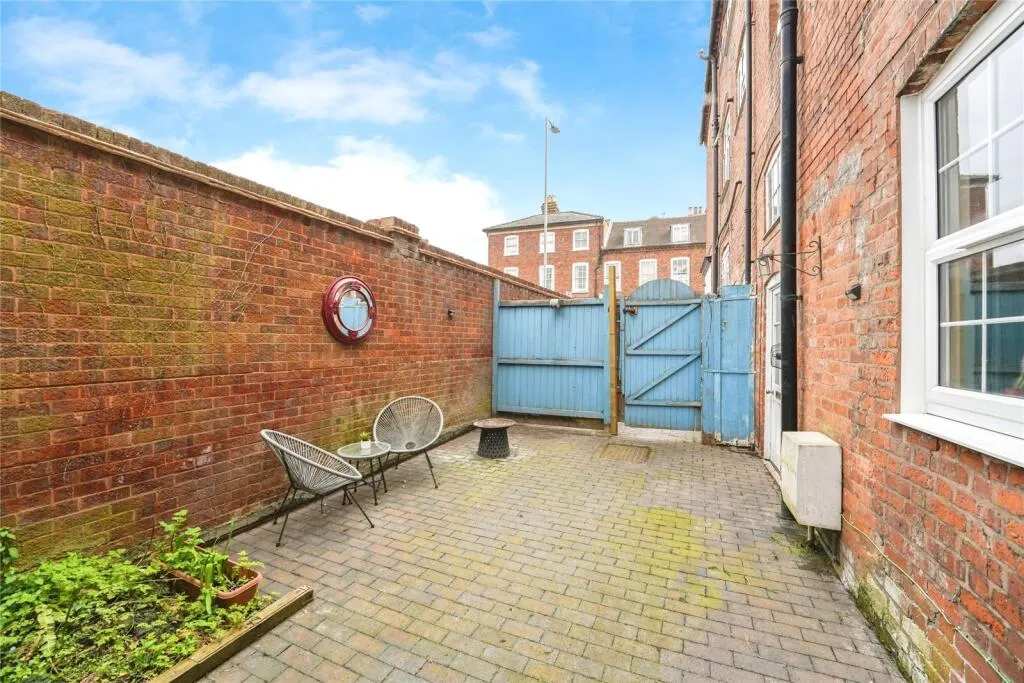 2 bed Town House