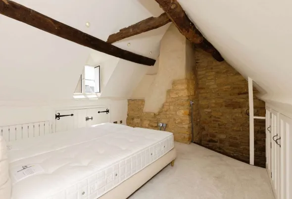 2 bed Character Property
