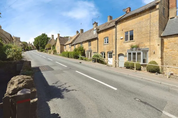 2 bed Character Property