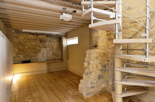 2 bed Character Property