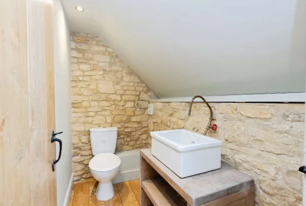 2 bed Character Property