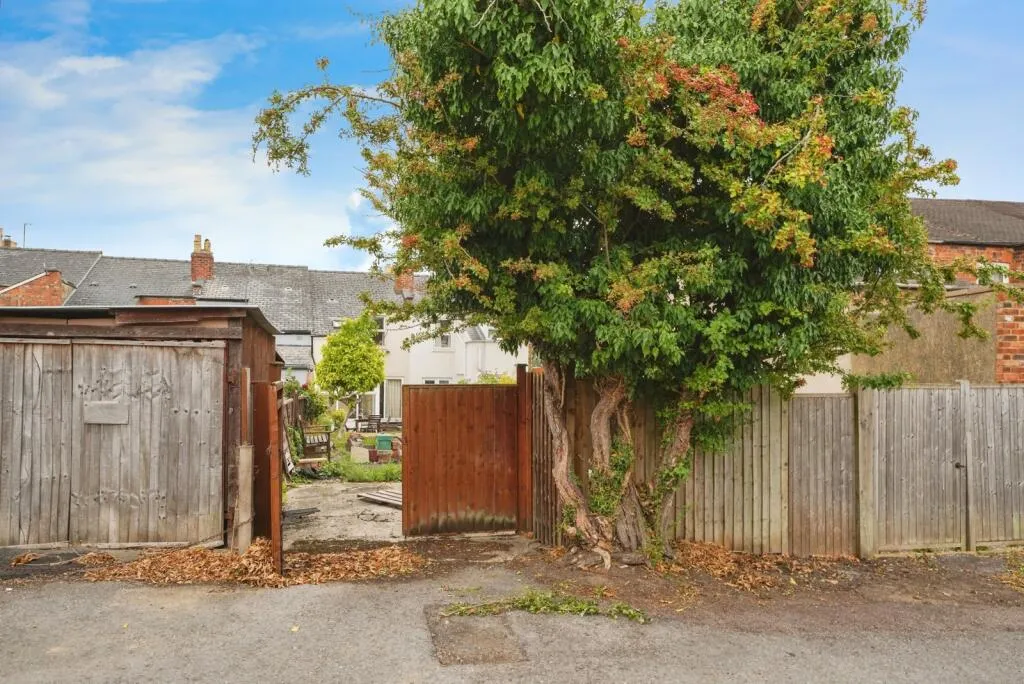 2 bed Terraced