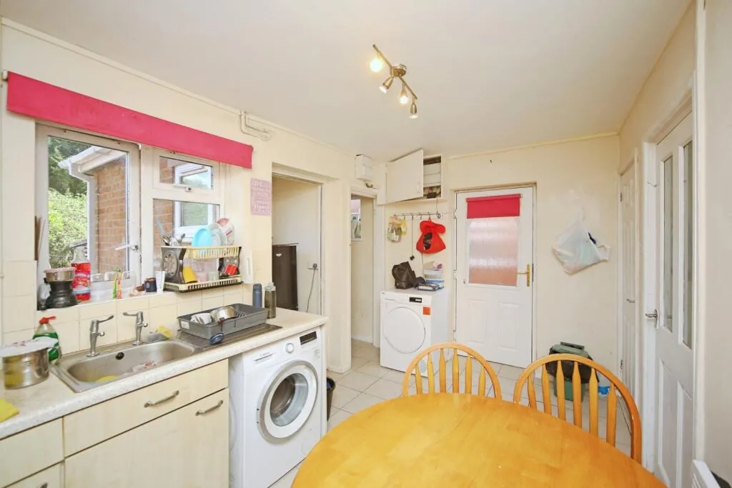 3 bed End of Terrace