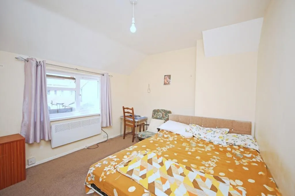 3 bed End of Terrace