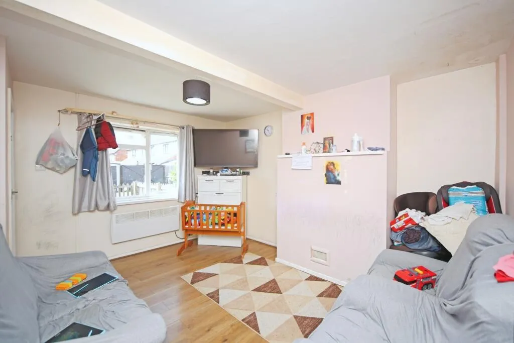 3 bed End of Terrace