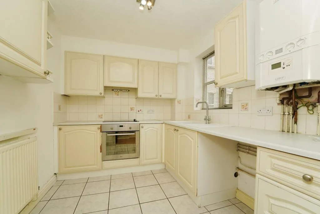 2 bed House