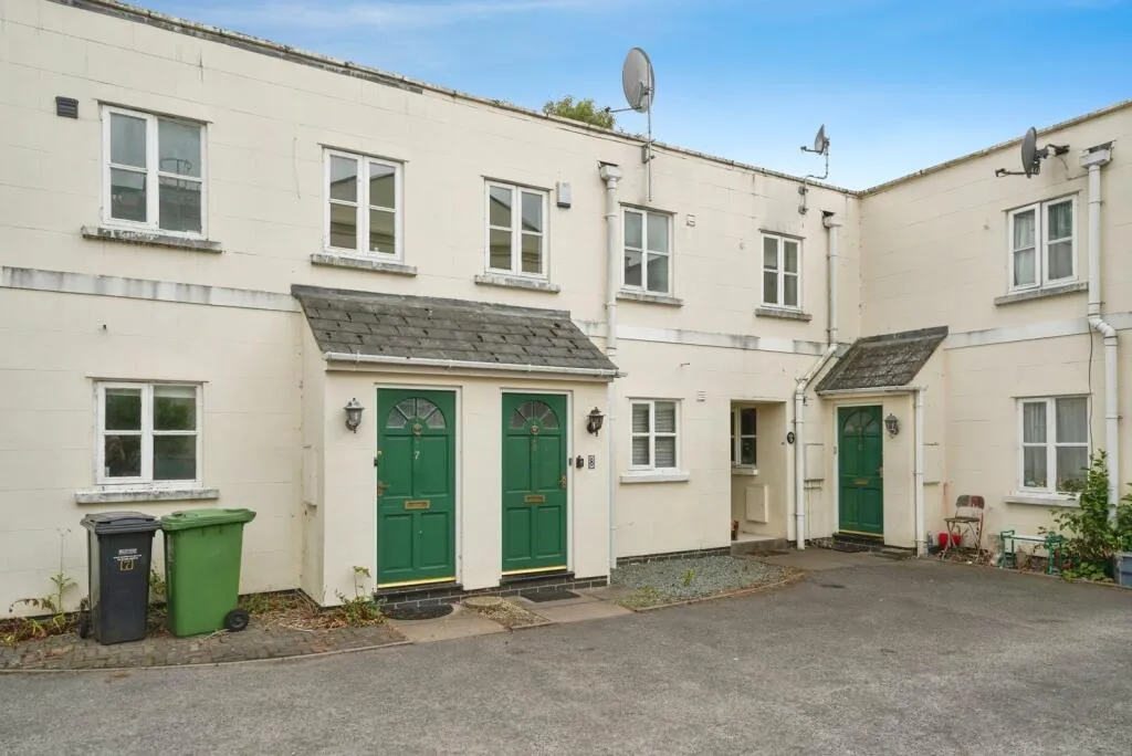 2 bed House