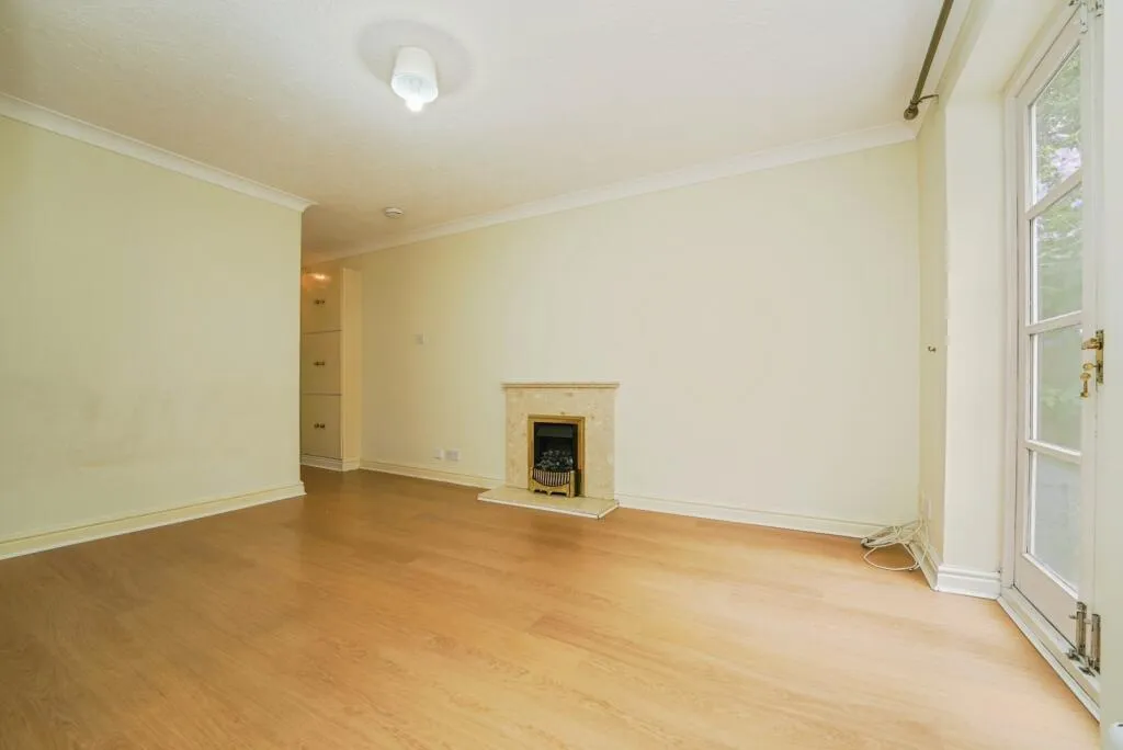 2 bed House