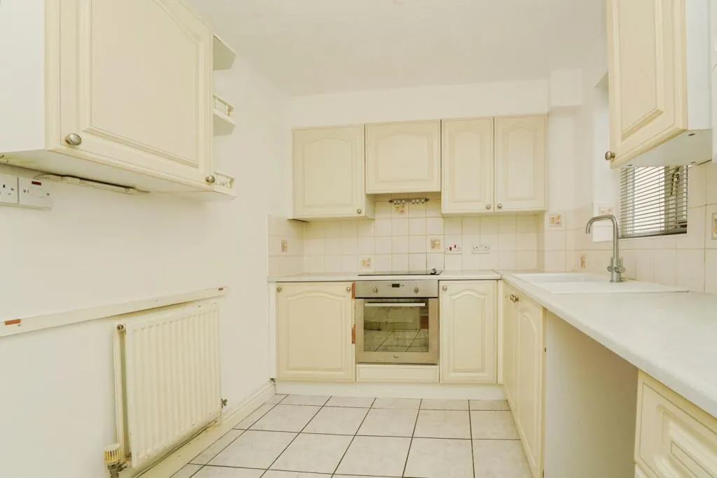 2 bed House