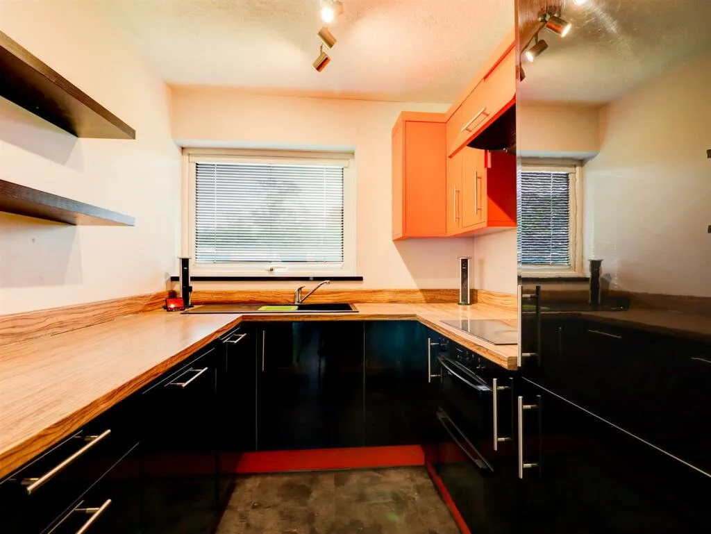 2 bed Ground Flat
