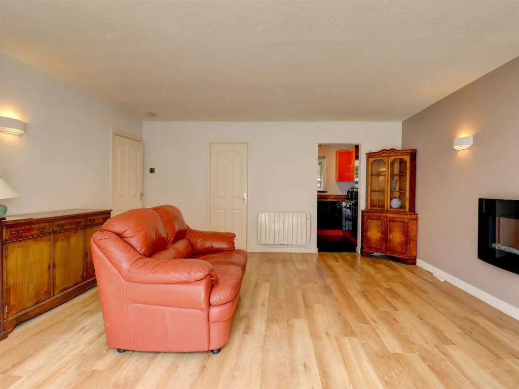 2 bed Ground Flat