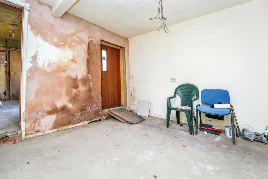 2 bed Shop