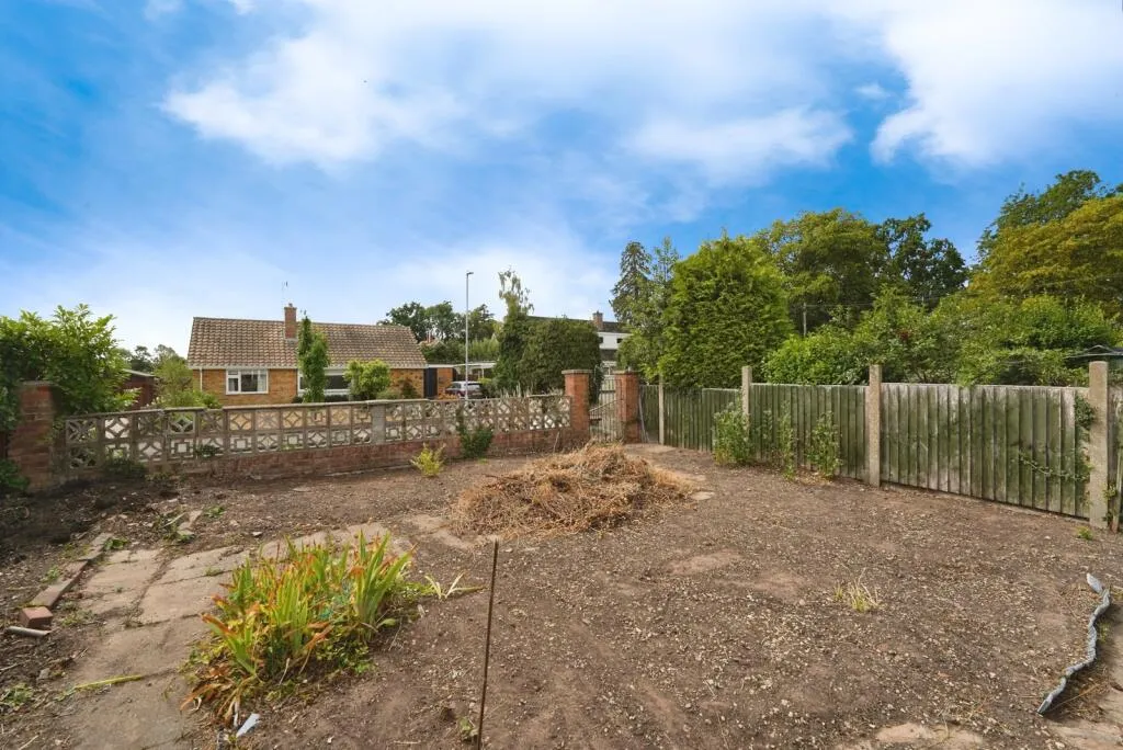 3 bed Semi-Detached Bungalow