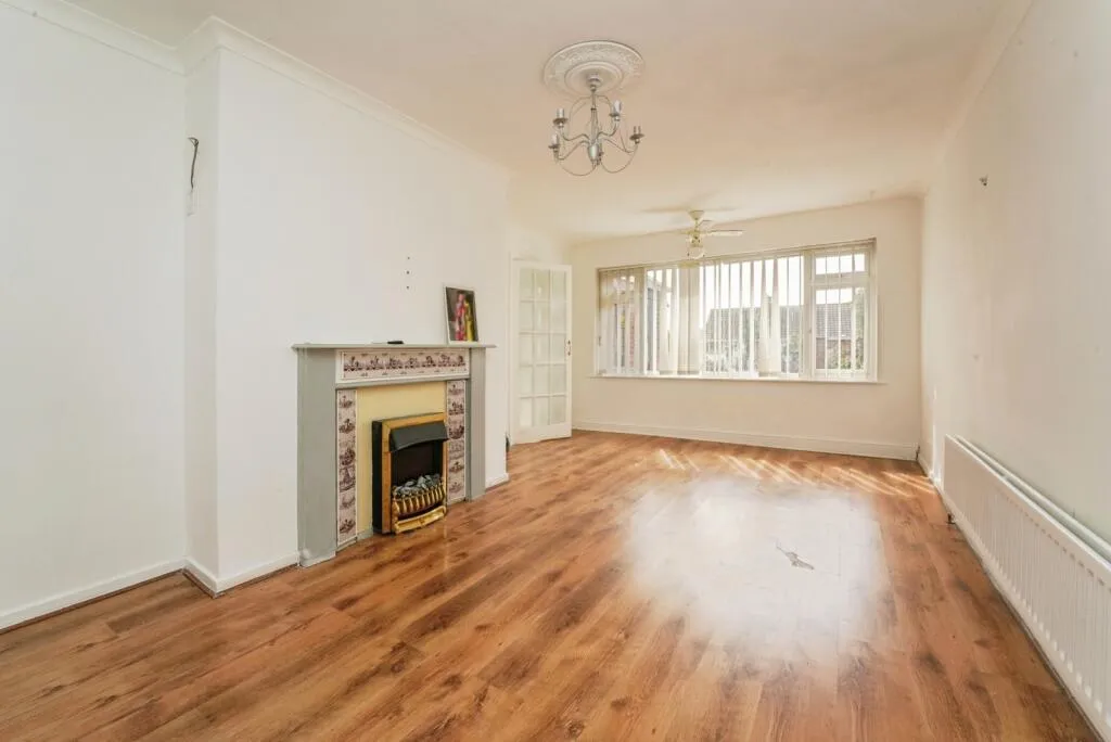 3 bed Semi-Detached Bungalow