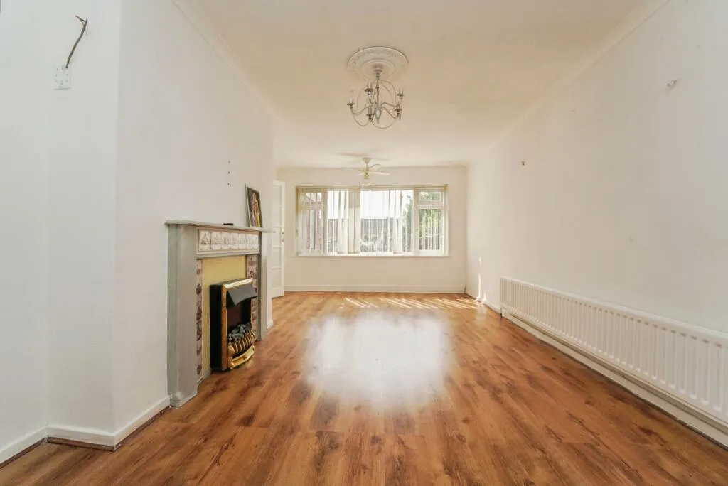 3 bed Semi-Detached Bungalow