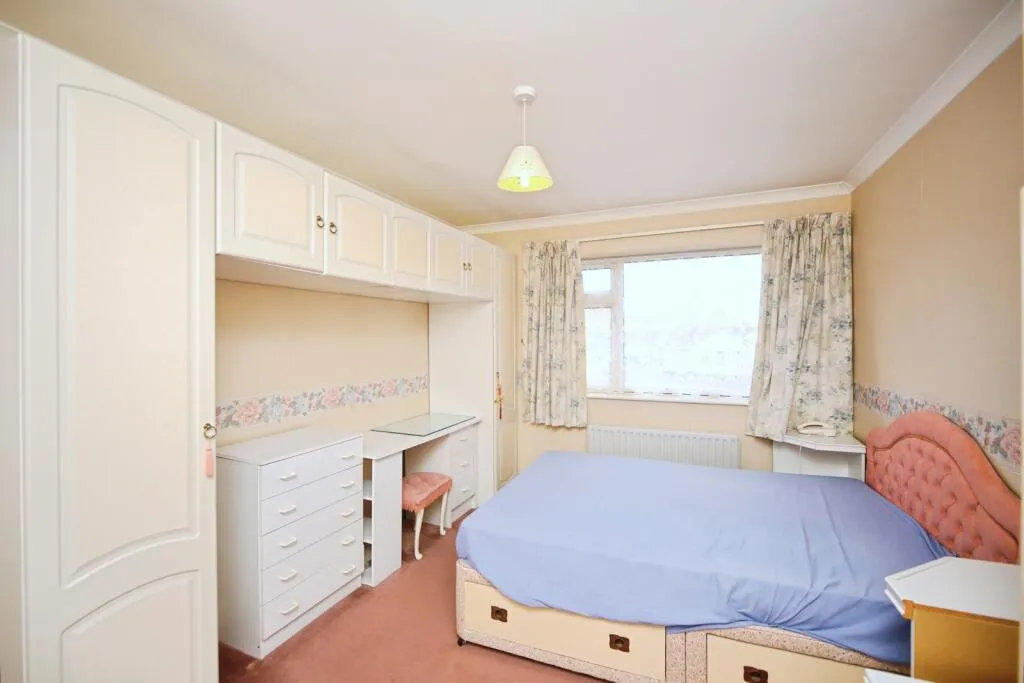 3 bed Semi-Detached