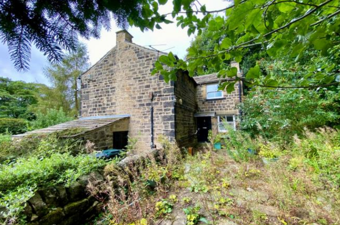 2 bed Character Property