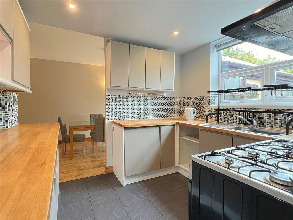 5 bed Semi-Detached