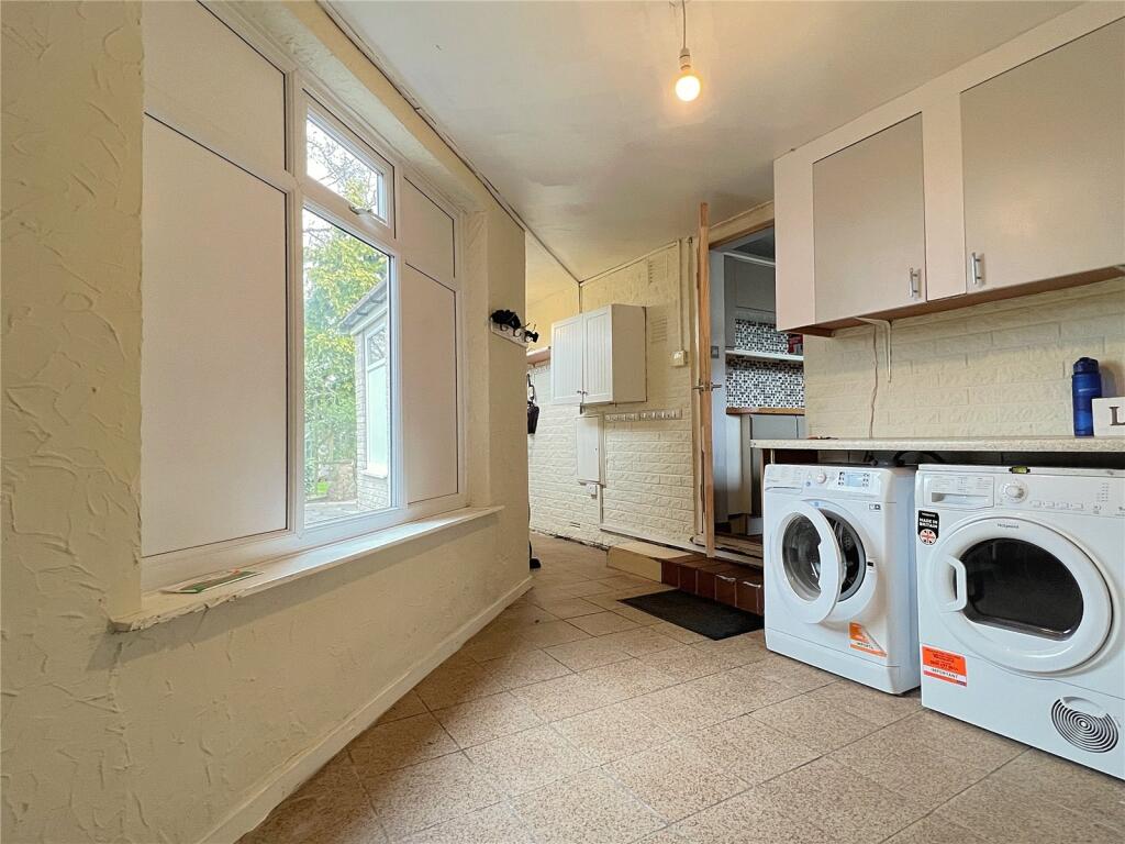 5 bed Semi-Detached