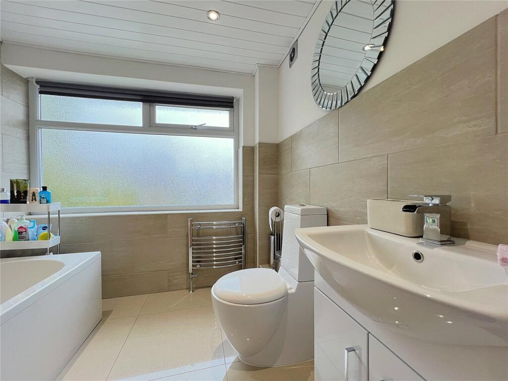 5 bed Semi-Detached