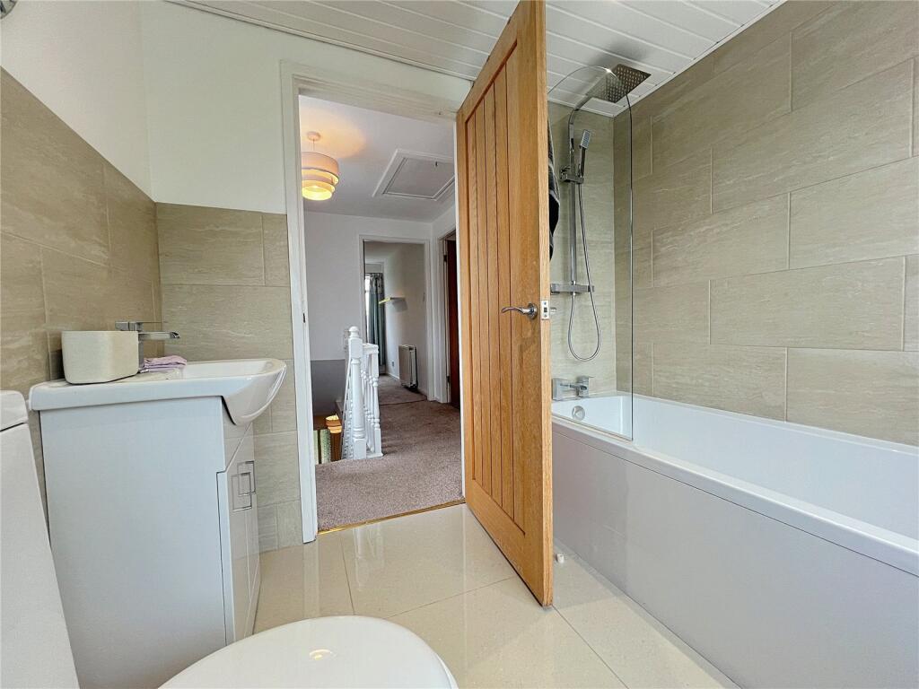 5 bed Semi-Detached