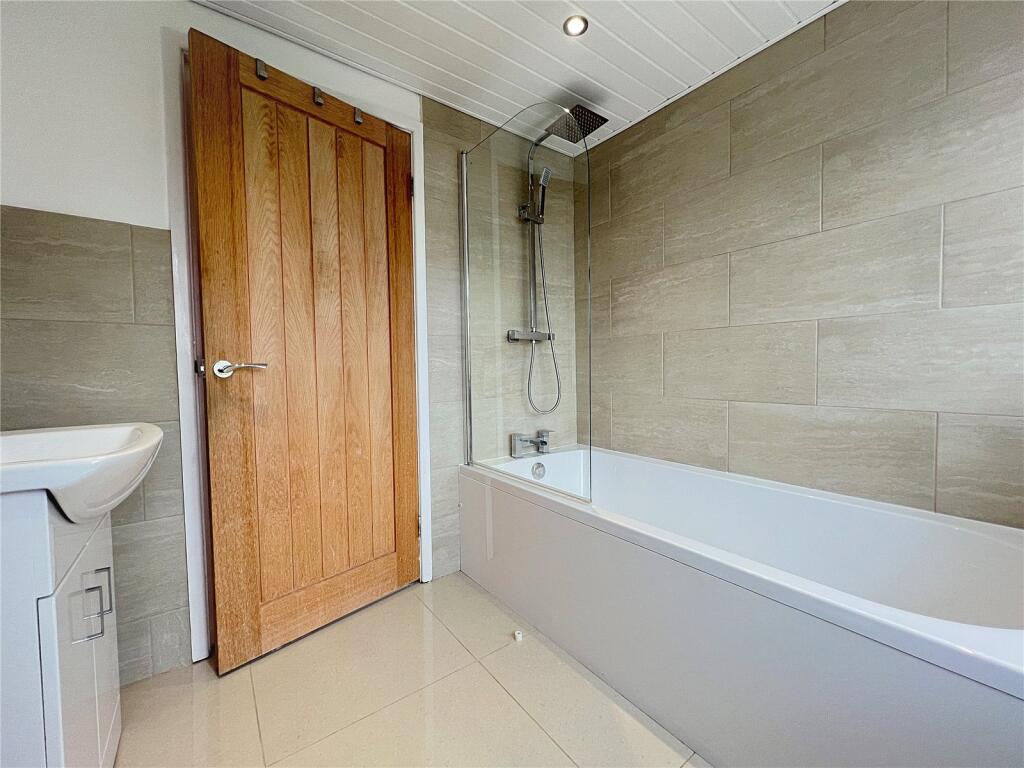 5 bed Semi-Detached