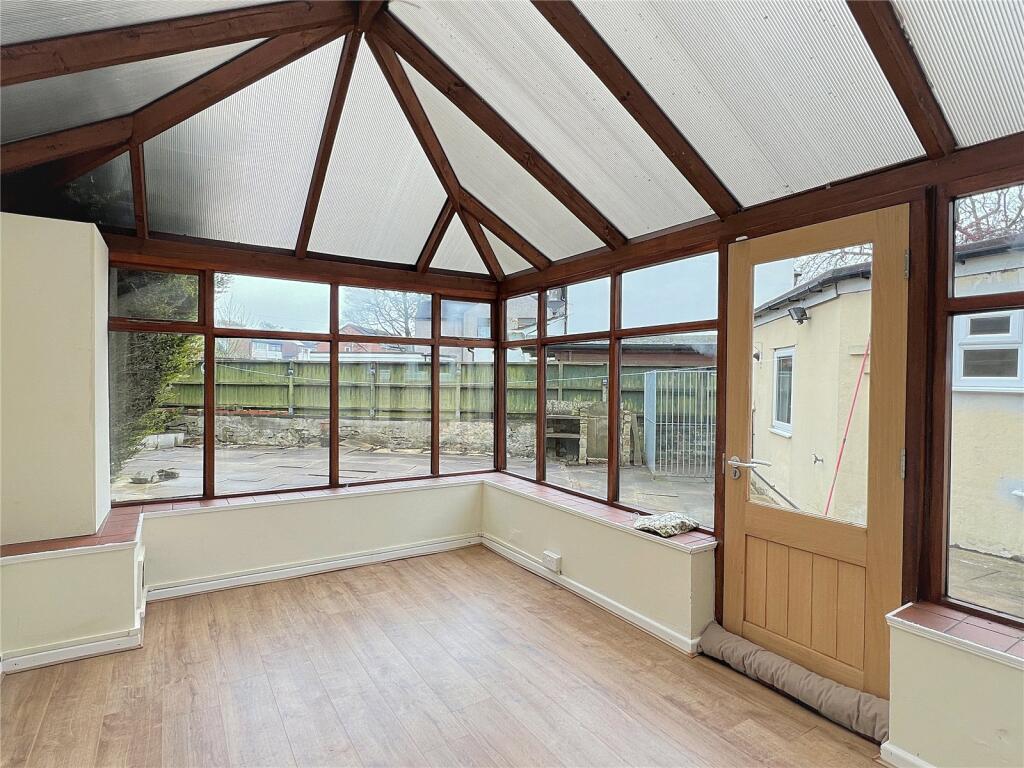 5 bed Semi-Detached