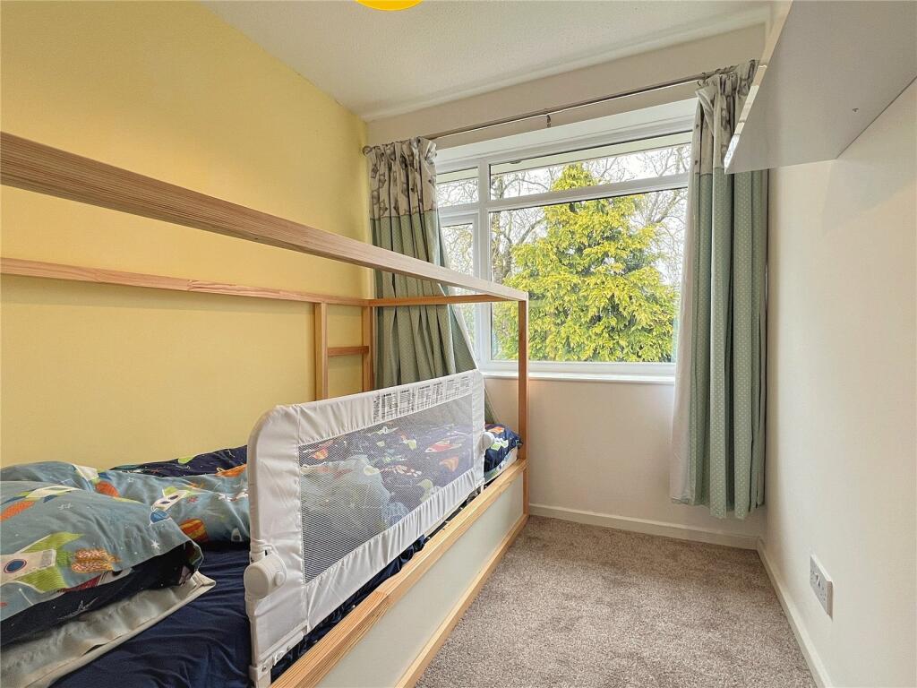 5 bed Semi-Detached