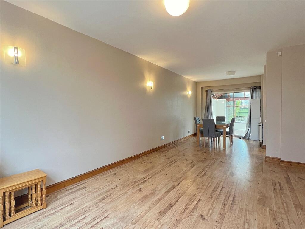 5 bed Semi-Detached
