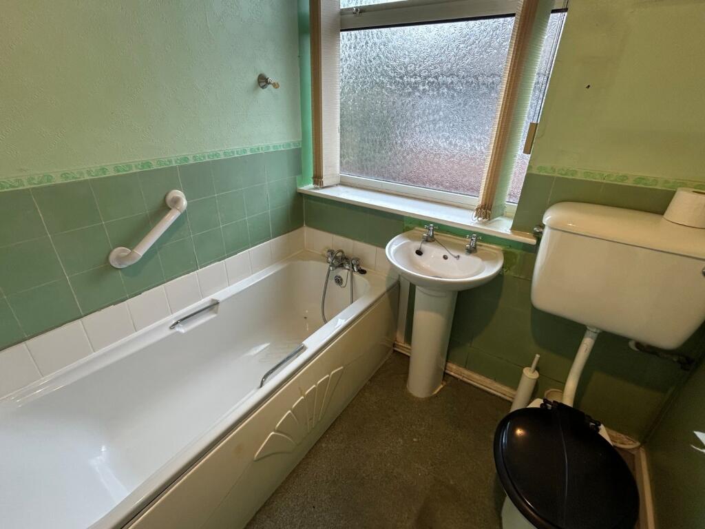 2 bed Semi-Detached Bungalow