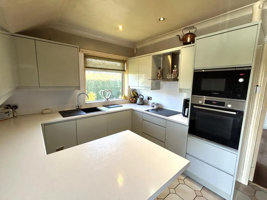 2 bed Detached Bungalow